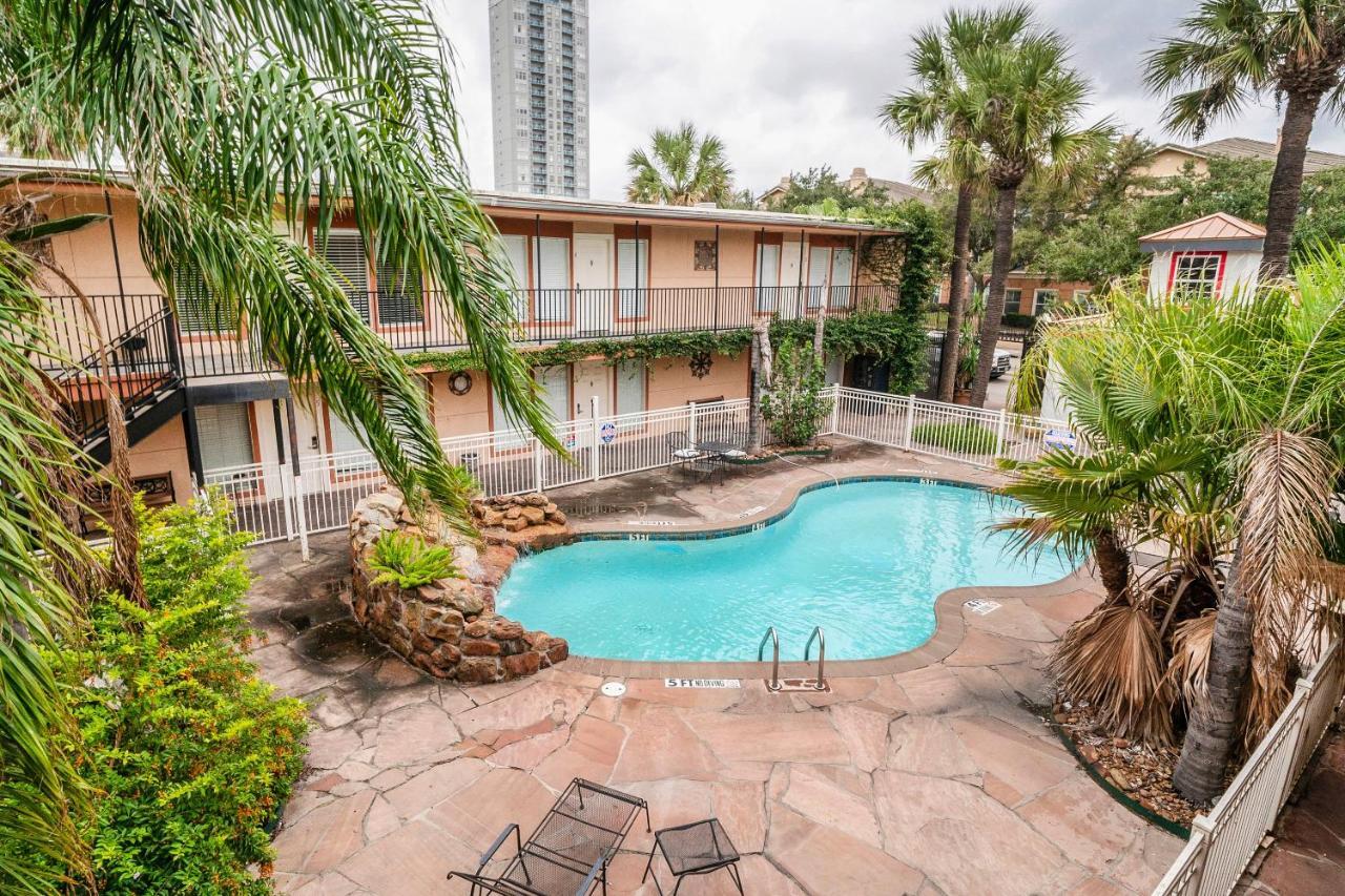 Oyo Hotel & Apartments Houston Galleria Zewnętrze zdjęcie