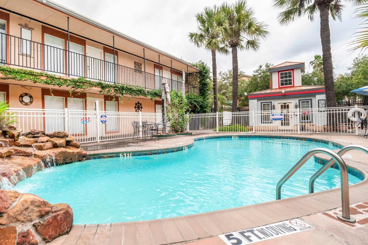 Oyo Hotel & Apartments Houston Galleria Zewnętrze zdjęcie