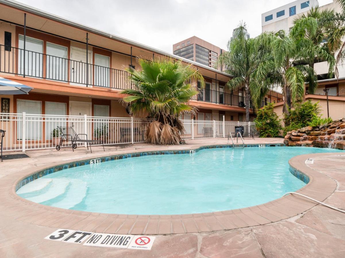 Oyo Hotel & Apartments Houston Galleria Zewnętrze zdjęcie
