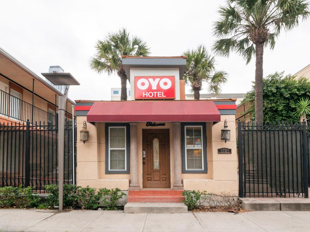 Oyo Hotel & Apartments Houston Galleria Zewnętrze zdjęcie